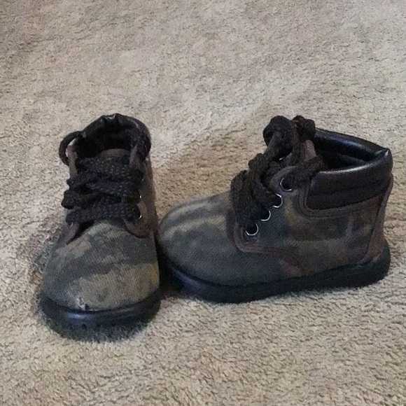 Toddler Camo Boots - Picture 1 of 4